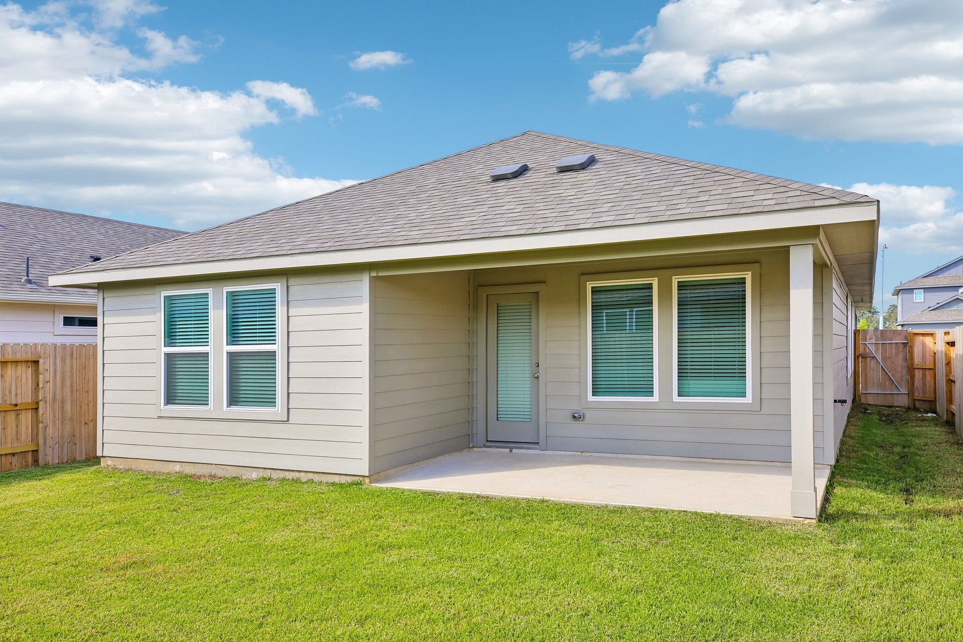 31020 Rova Boat Drive, Huffman, TX 77336