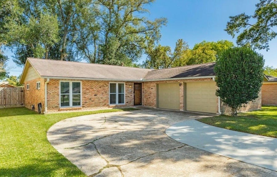 Property photo for 820 Perry Street, Angleton, TX