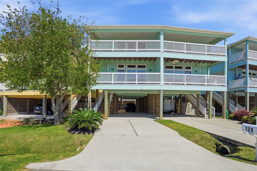 Property photo for 709 N Bayshore Drive, La Porte, TX