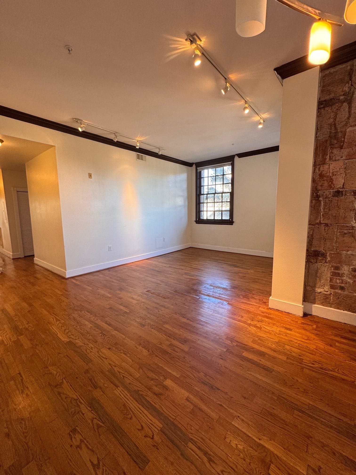 621 21st Street, #302, Galveston, TX 77550 621 21st Street, #302, Galveston, TX 77550