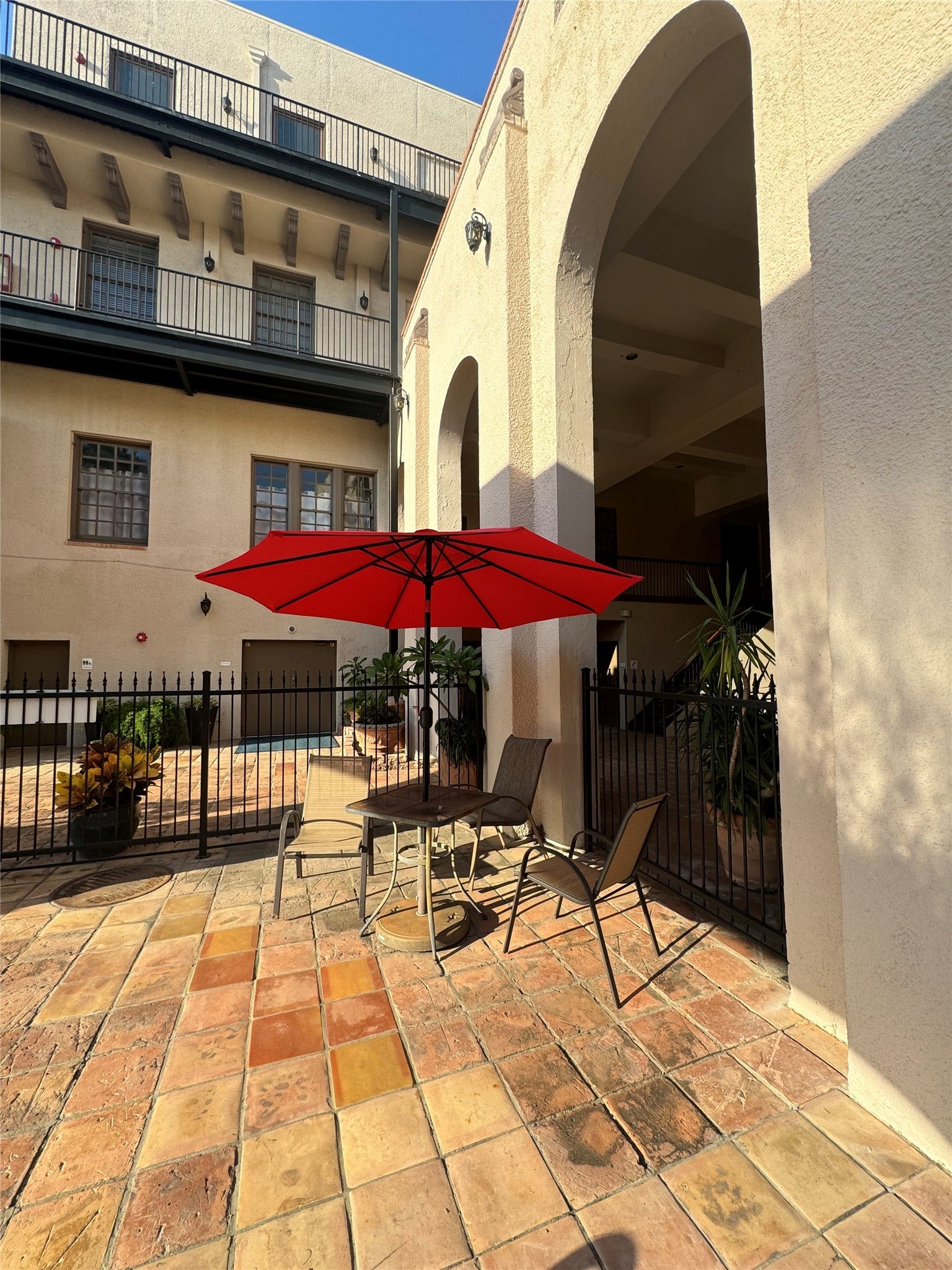 621 21st Street, #302, Galveston, TX 77550 621 21st Street, #302, Galveston, TX 77550