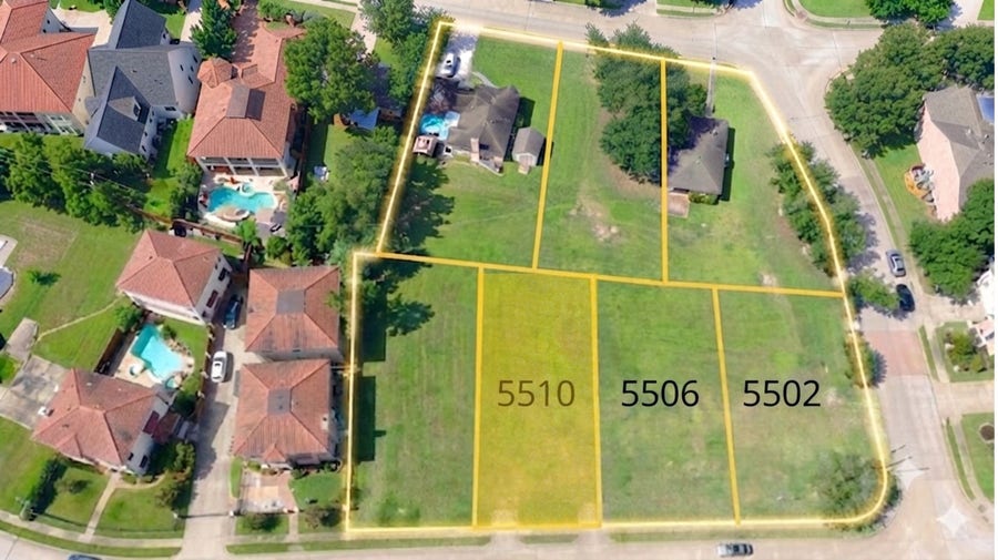 Property photo for 5510 Mcculloch Circle, Houston, TX