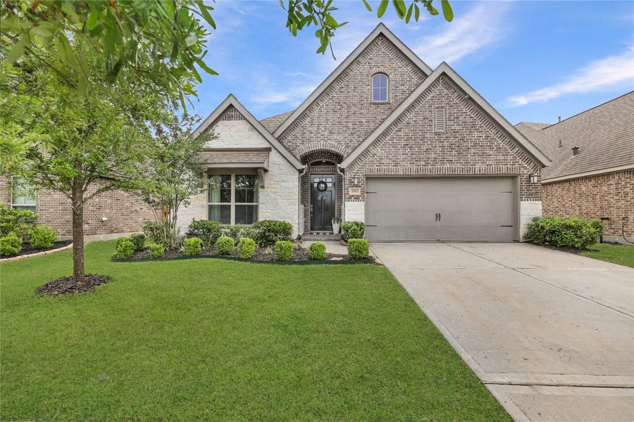Property photo for 28169 Knight Peak Drive, Spring, TX