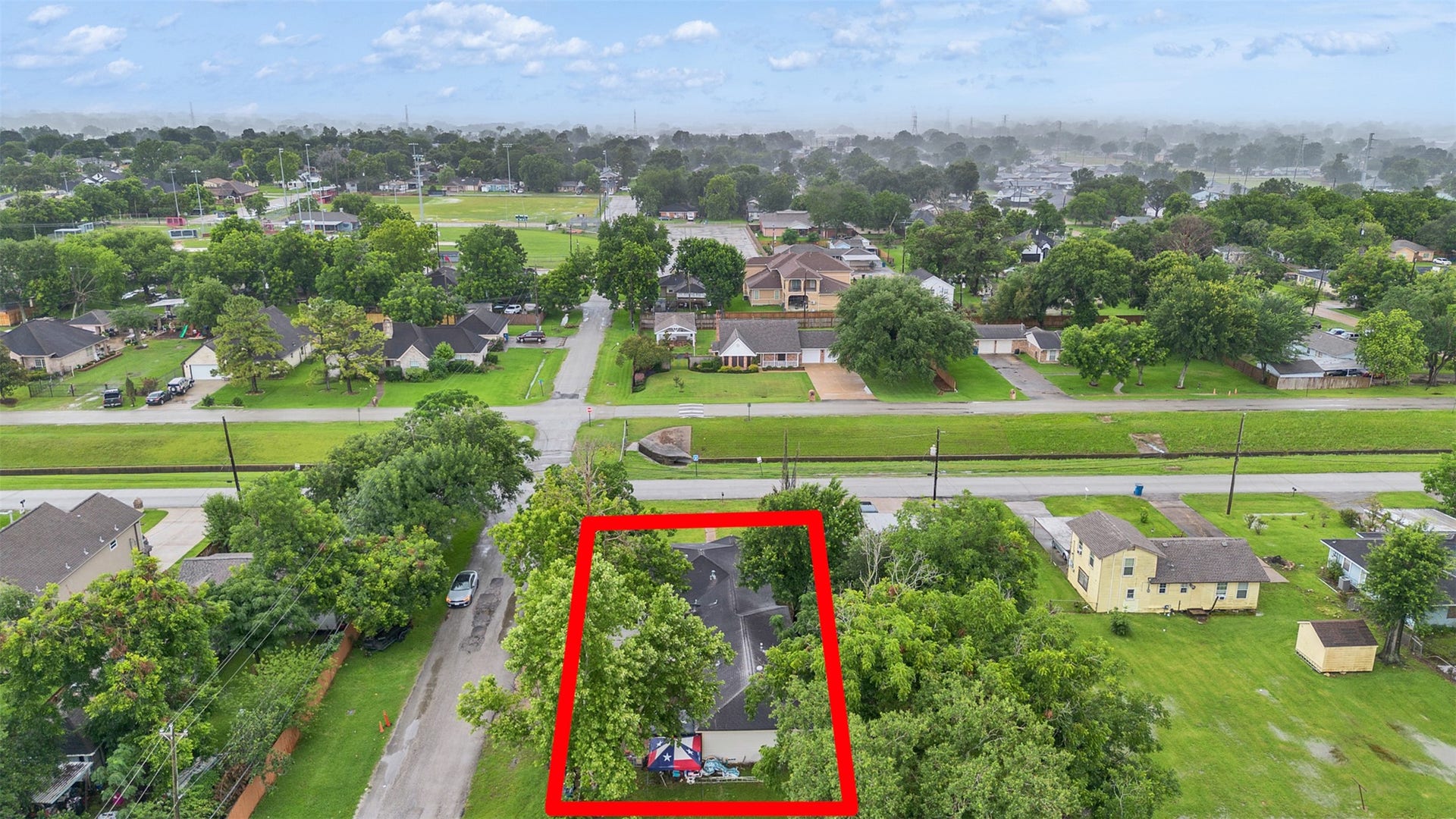 815 Avenue G, South Houston, TX 77587 Located in South Houston with access to many roadways and freeways.
