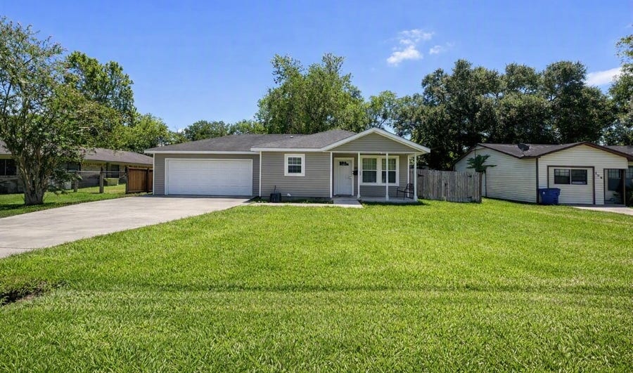 Property photo for 708 E 6th Street, Sweeny, TX