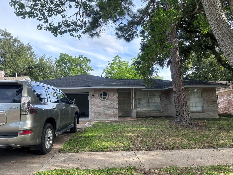 Property photo for 13611 Fernhill Drive, Sugar Land, TX