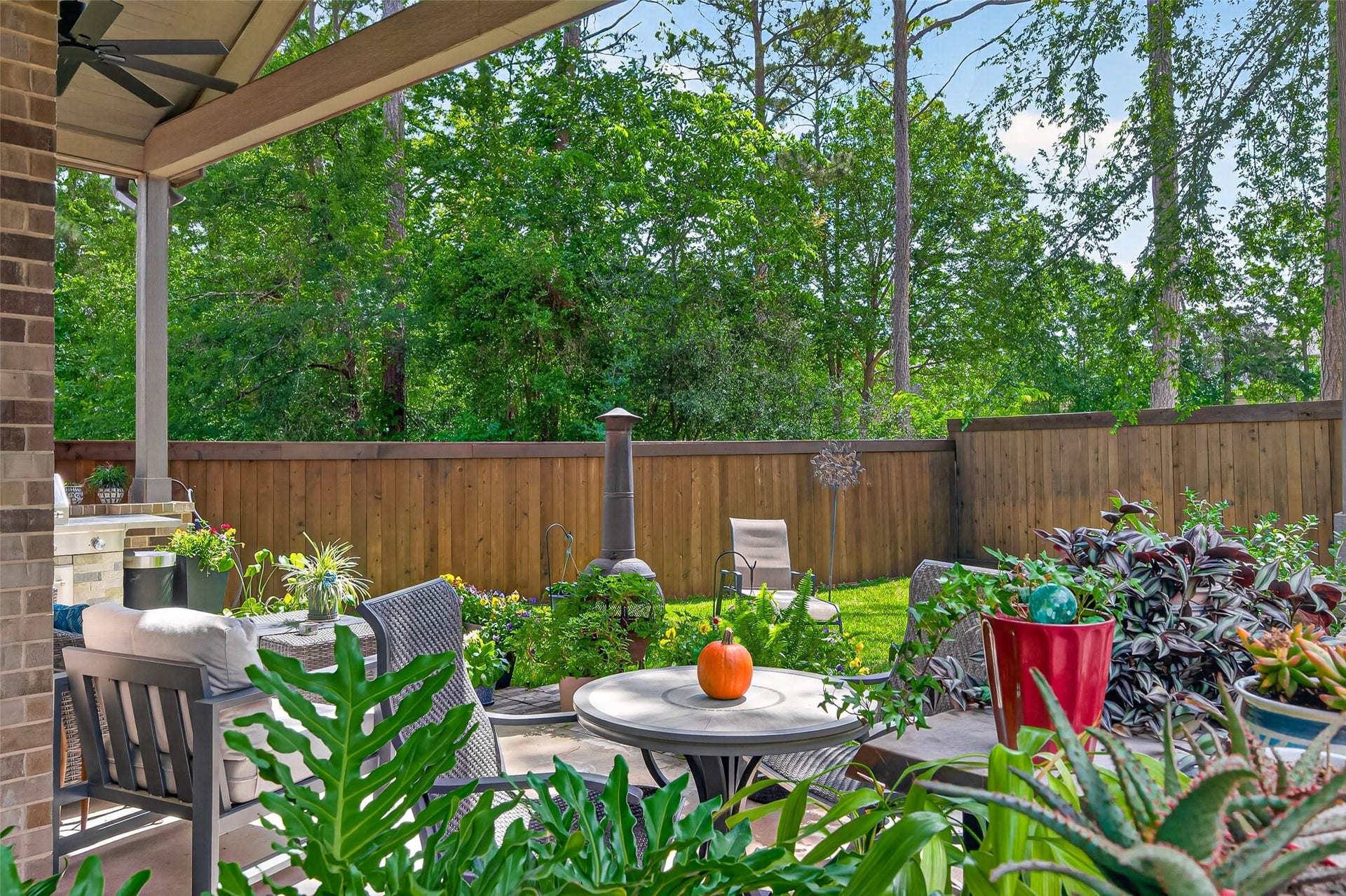 9979 Pebble Glen Drive, Conroe, TX 77304
