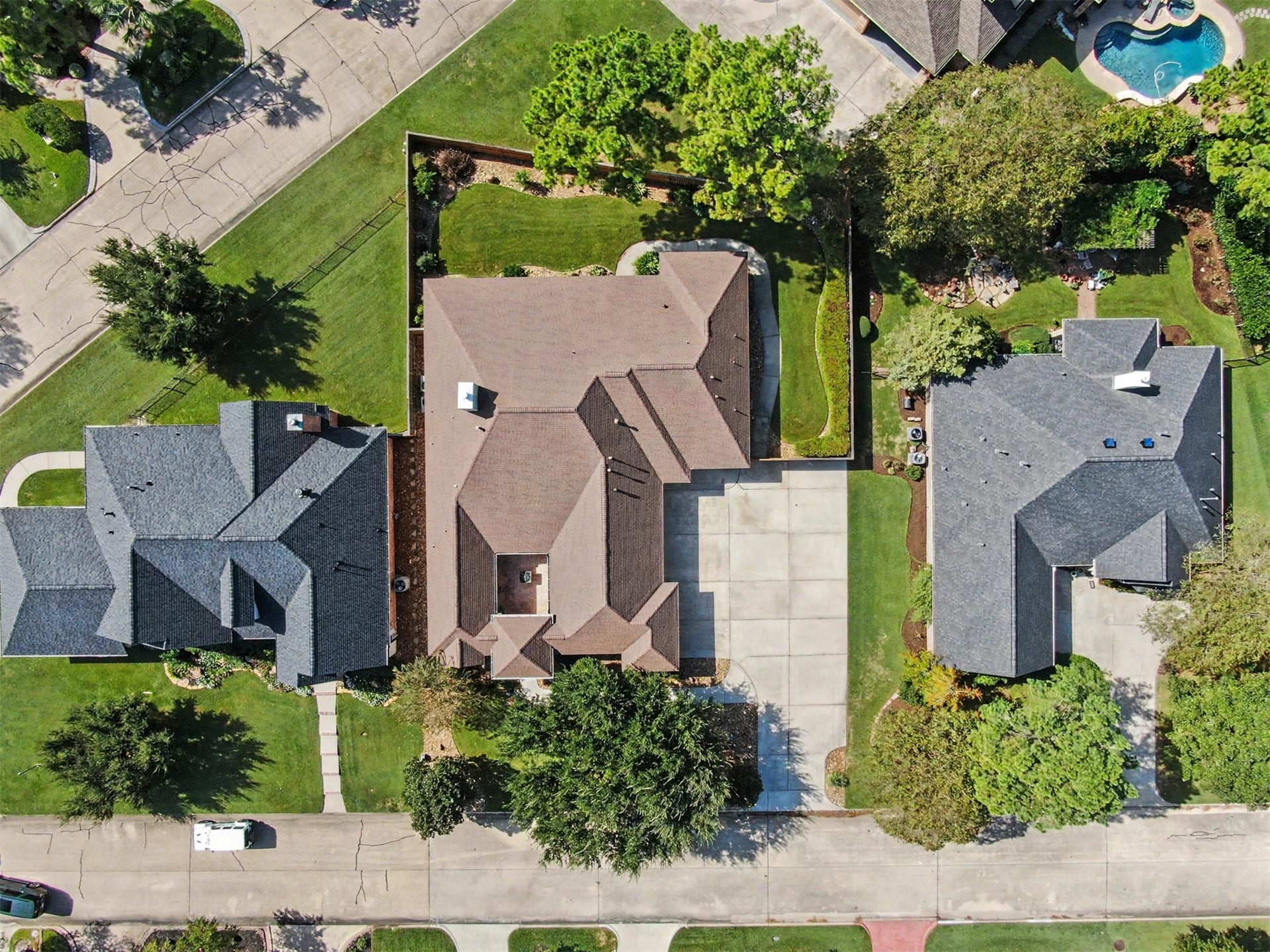 124 Wycliffe Drive, Montgomery, TX 77356 Bird's-eye view highlighting the home's attractive footprint and generous outdoor spaces.