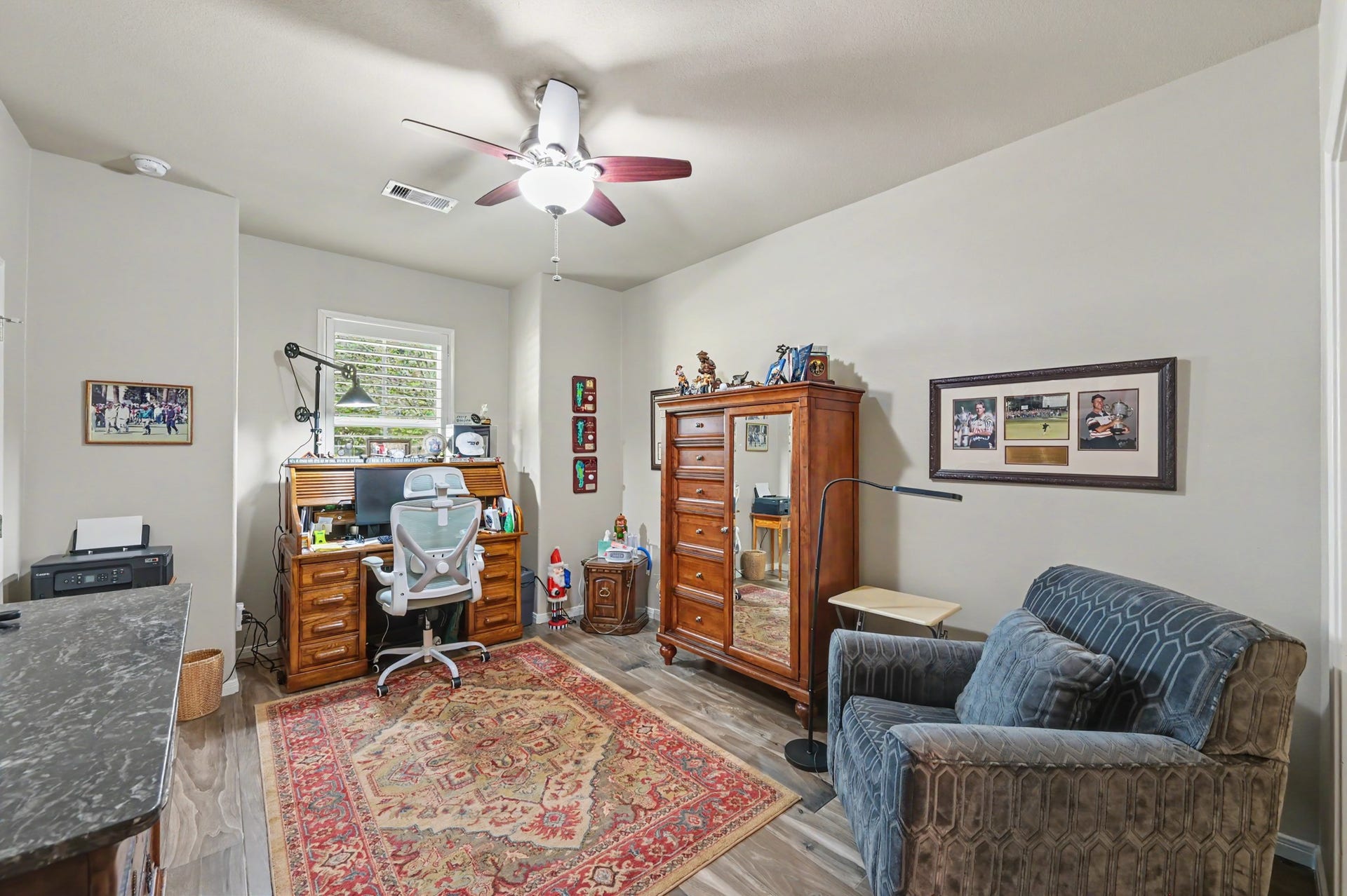 124 Wycliffe Drive, Montgomery, TX 77356 Wonderful private casita bedroom offering flexible space for guests or a home office.