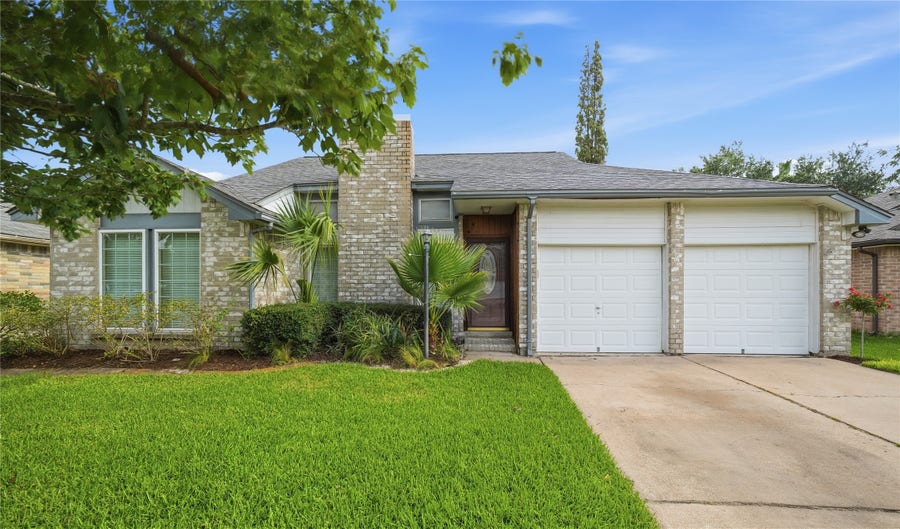 Property photo for 16926 Applecross Lane, Houston, TX