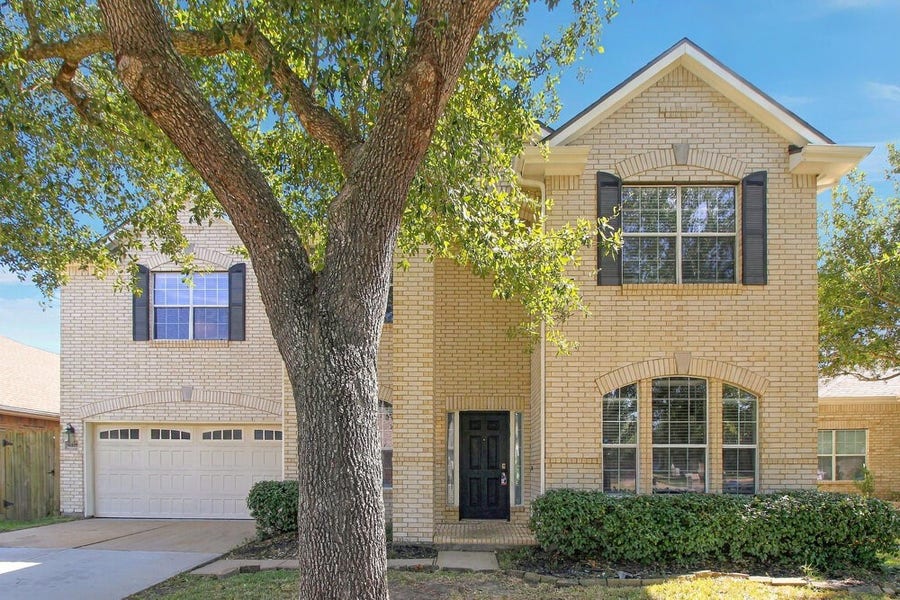 Property photo for 16931 Canyon Springs Lane, Friendswood, TX