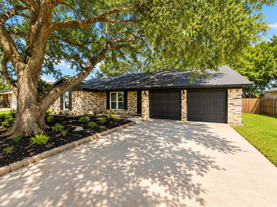 Property photo for 1815 Brumbelow Street, Rosenberg, TX