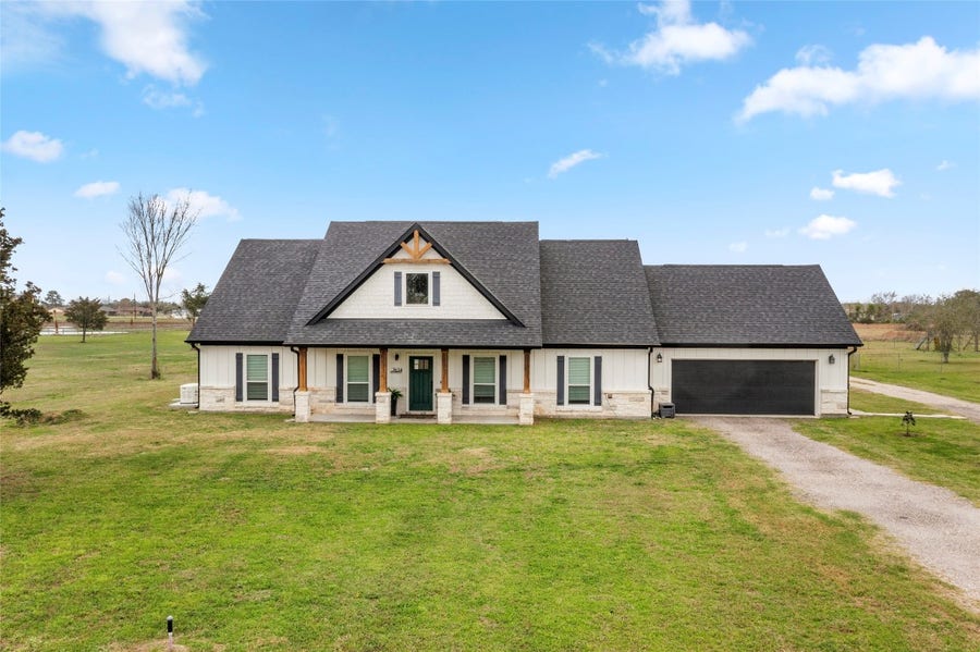 Property photo for 7634 Highland Road, Santa Fe, TX