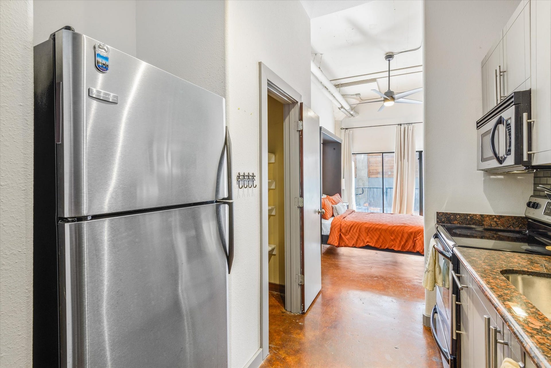 2205 Mckinney Street, #309, Houston, TX 77003 Stainless appliances are included with the sale.