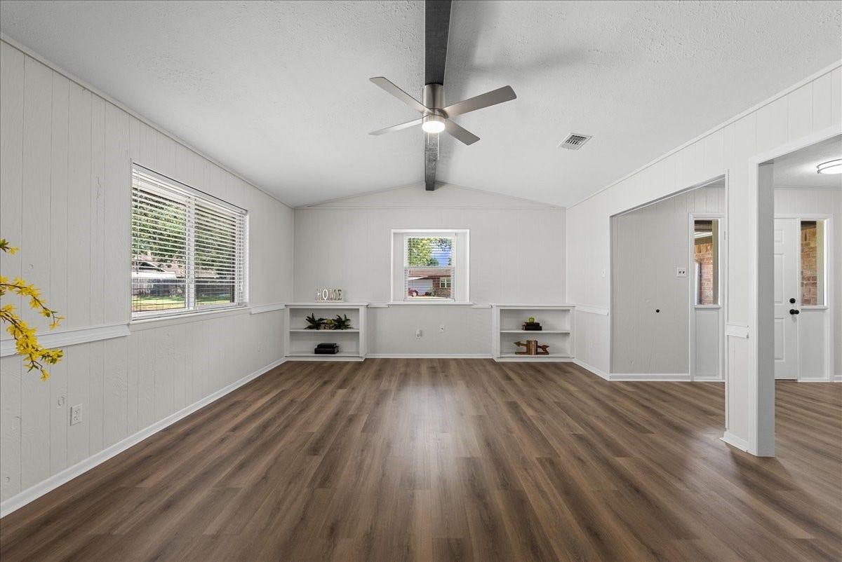 1918 Crooked Creek Lane, Pearland, TX 77581 1918 Crooked Creek Lane, Pearland, TX 77581