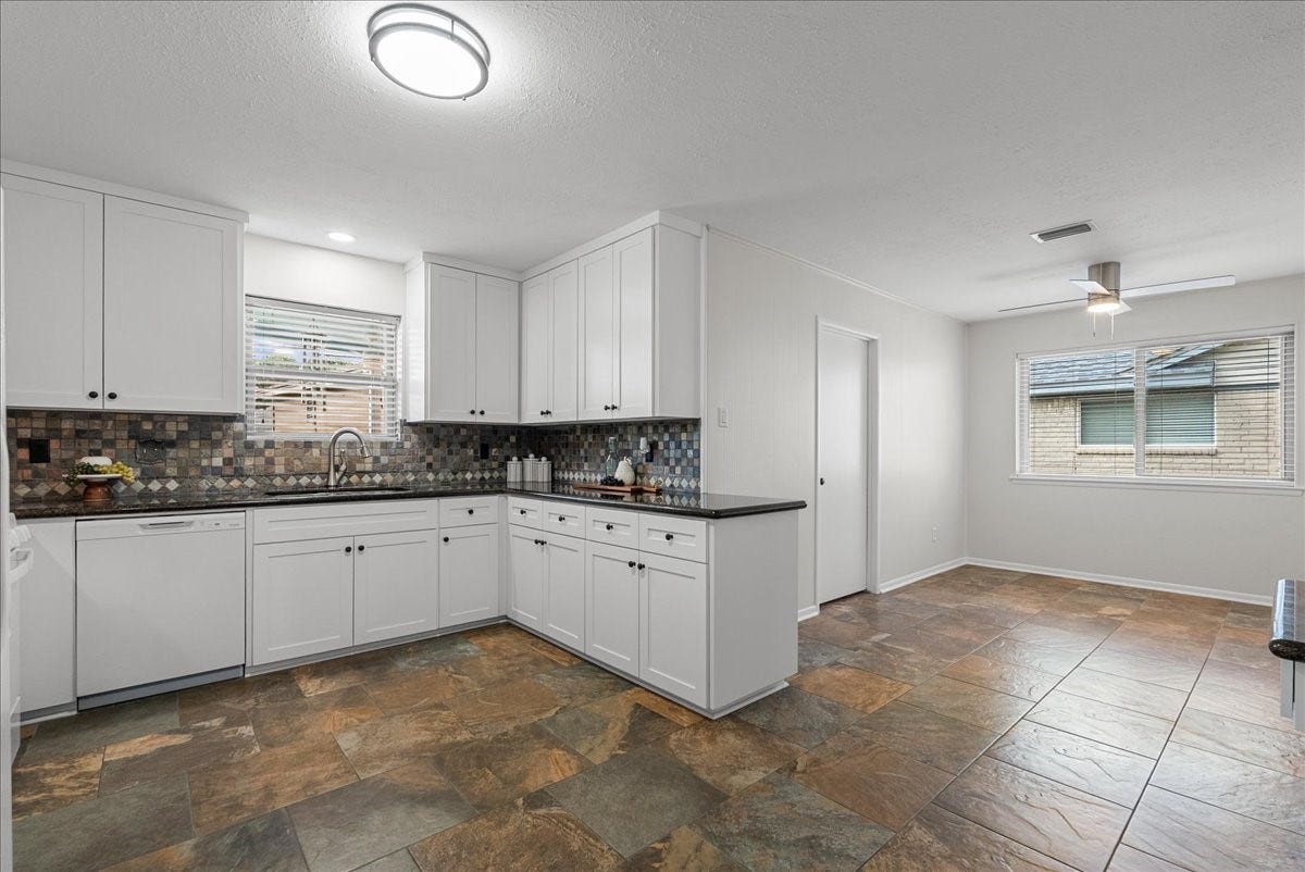 1918 Crooked Creek Lane, Pearland, TX 77581 1918 Crooked Creek Lane, Pearland, TX 77581