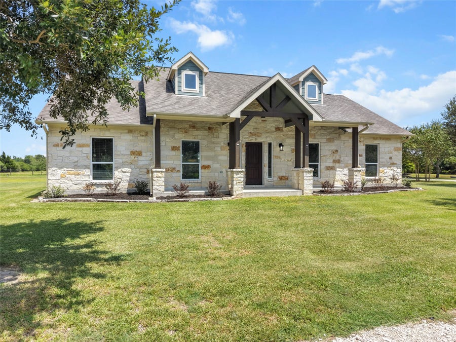 Property photo for 8139 Avenue E 1/2, Santa Fe, TX