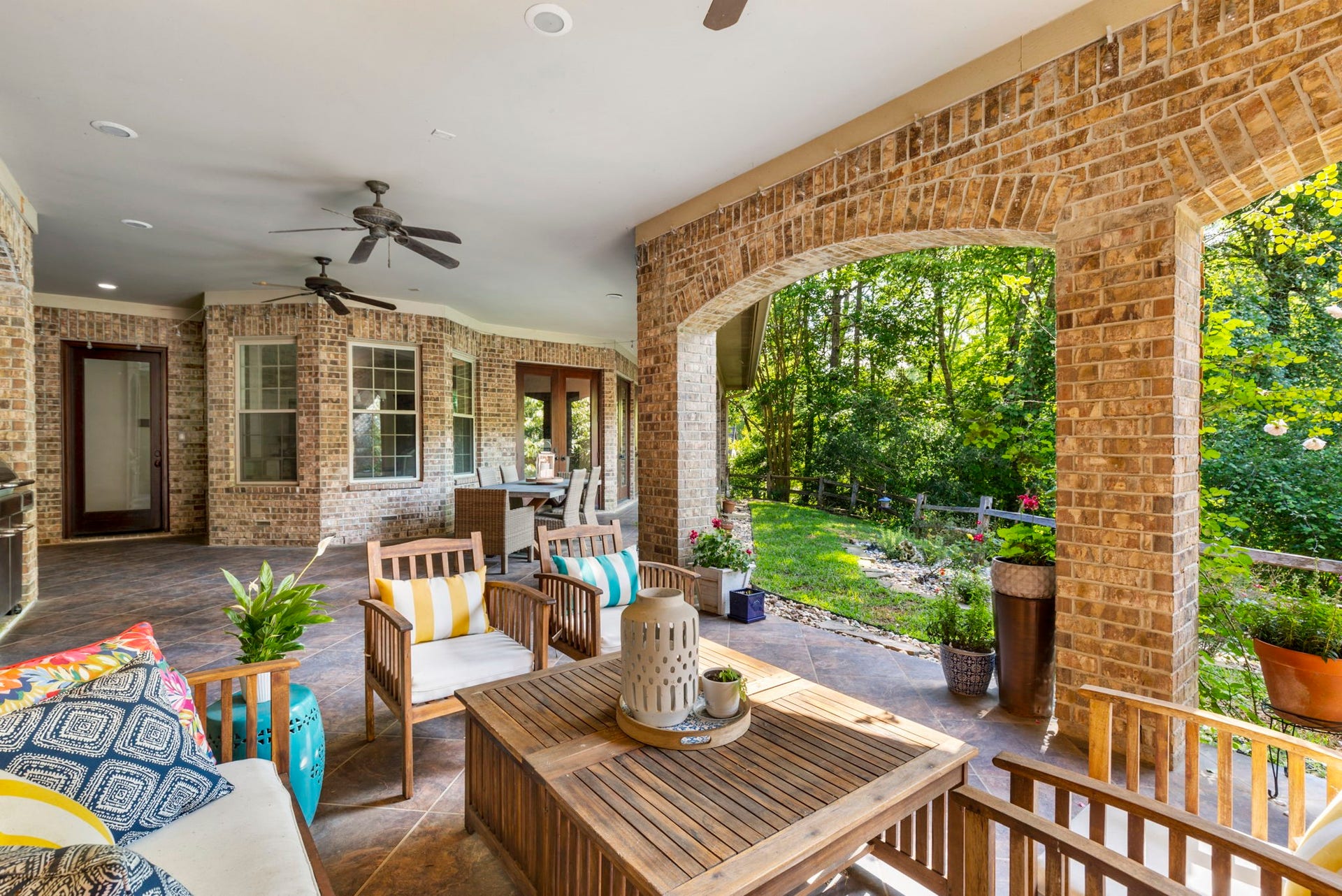 7421 Enchanted Stream Drive, Conroe, TX 77304 One of many sitting areas - just look at those uninterrupted tree top views!