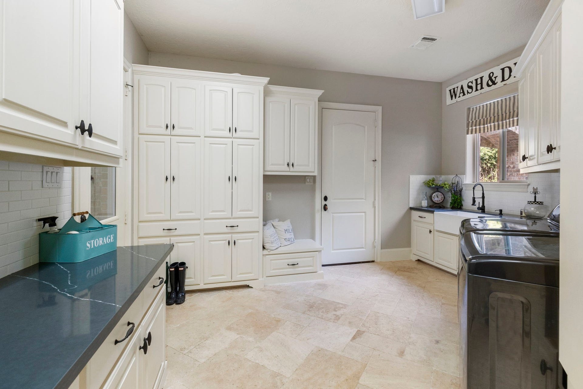 7421 Enchanted Stream Drive, Conroe, TX 77304 The huge utility room was designed for ultimate ease and convenience. This home has tons of storage including an enormous Texas sized attic space with walk-up stairs access.