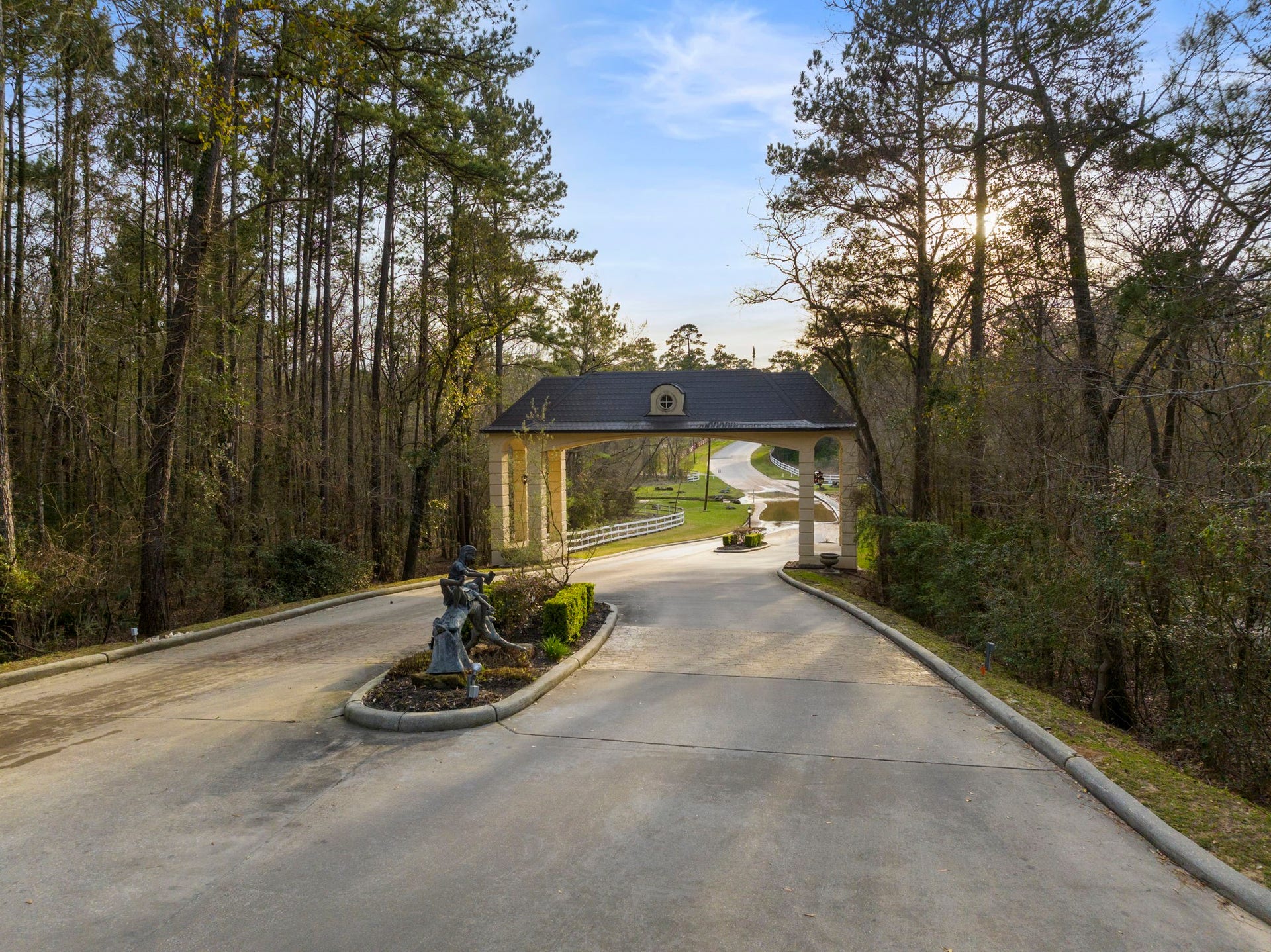 7421 Enchanted Stream Drive, Conroe, TX 77304 You will never tire of these views on your way to and from your home. Neighborhood has monthly events to take part in if you choose, like monthly couples night, women's lunches, and monthly wine Wednesdays in the Park.