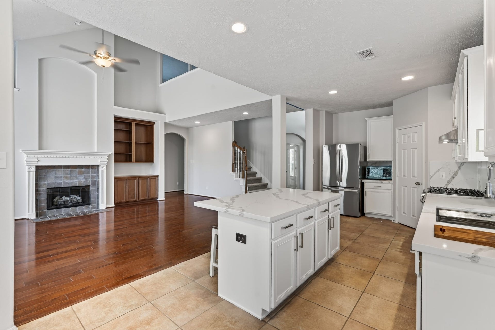 22 Frontera Circle, The Woodlands, TX 77382 22 Frontera Circle, The Woodlands, TX 77382