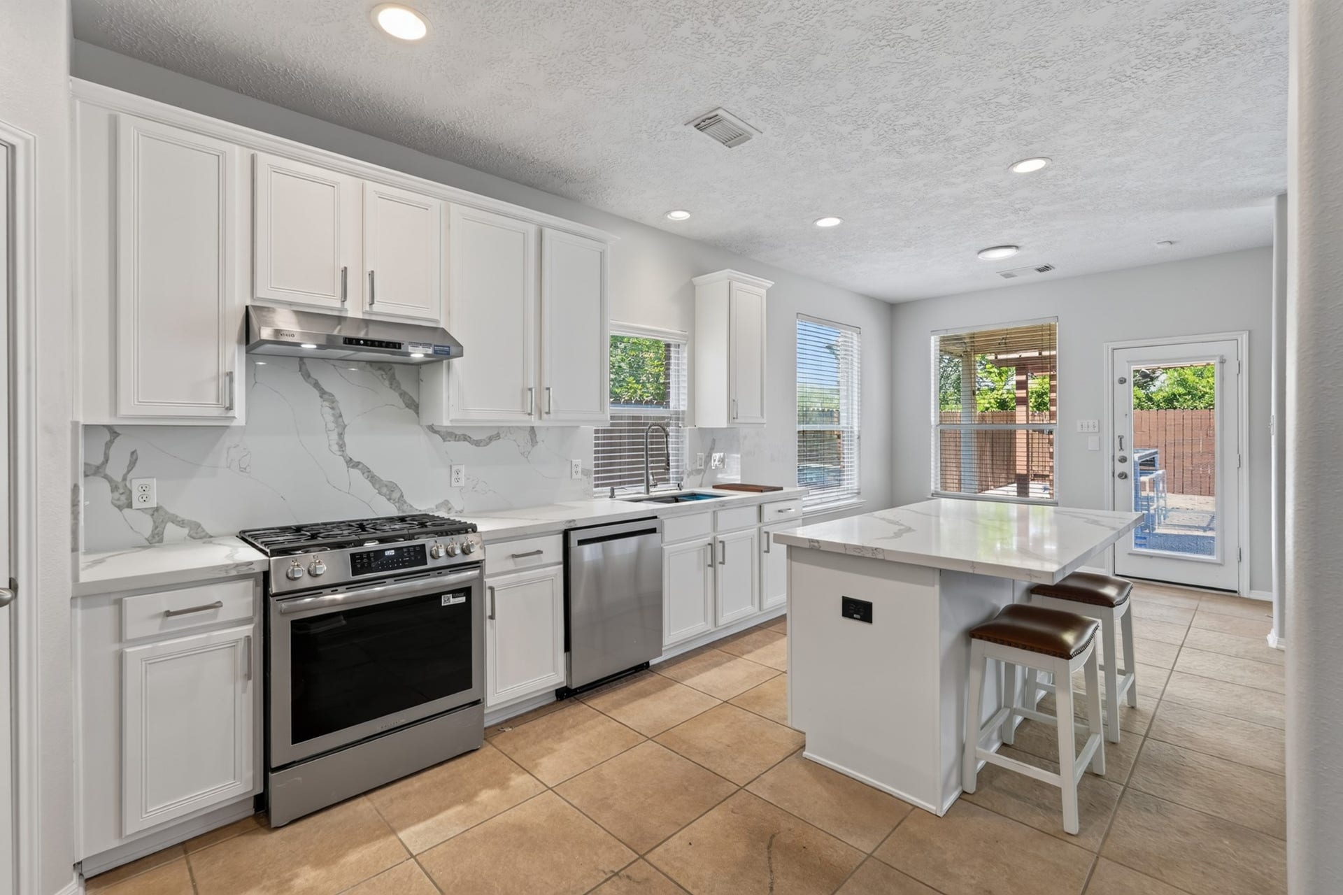 22 Frontera Circle, The Woodlands, TX 77382 22 Frontera Circle, The Woodlands, TX 77382