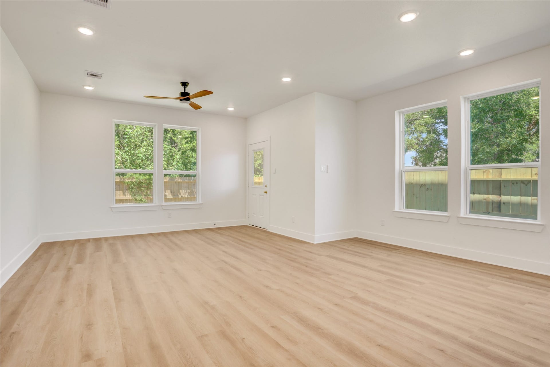 5317 Nielan Street, #A-B, Houston, TX 77028 5317 Nielan Street, #A-B, Houston, TX 77028