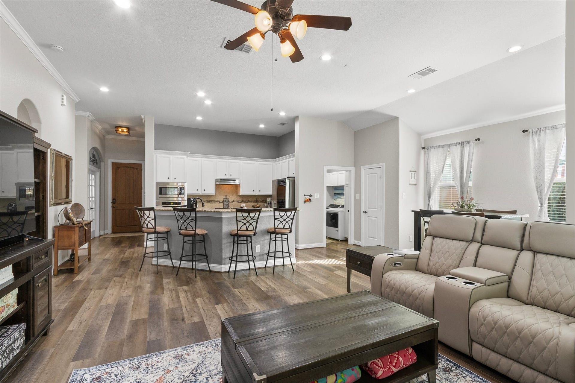 123 Carriage Court, Magnolia, TX 77354 123 Carriage Court, Magnolia, TX 77354