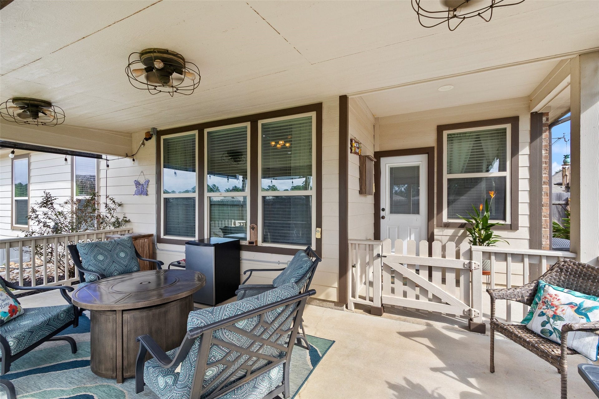 123 Carriage Court, Magnolia, TX 77354 123 Carriage Court, Magnolia, TX 77354