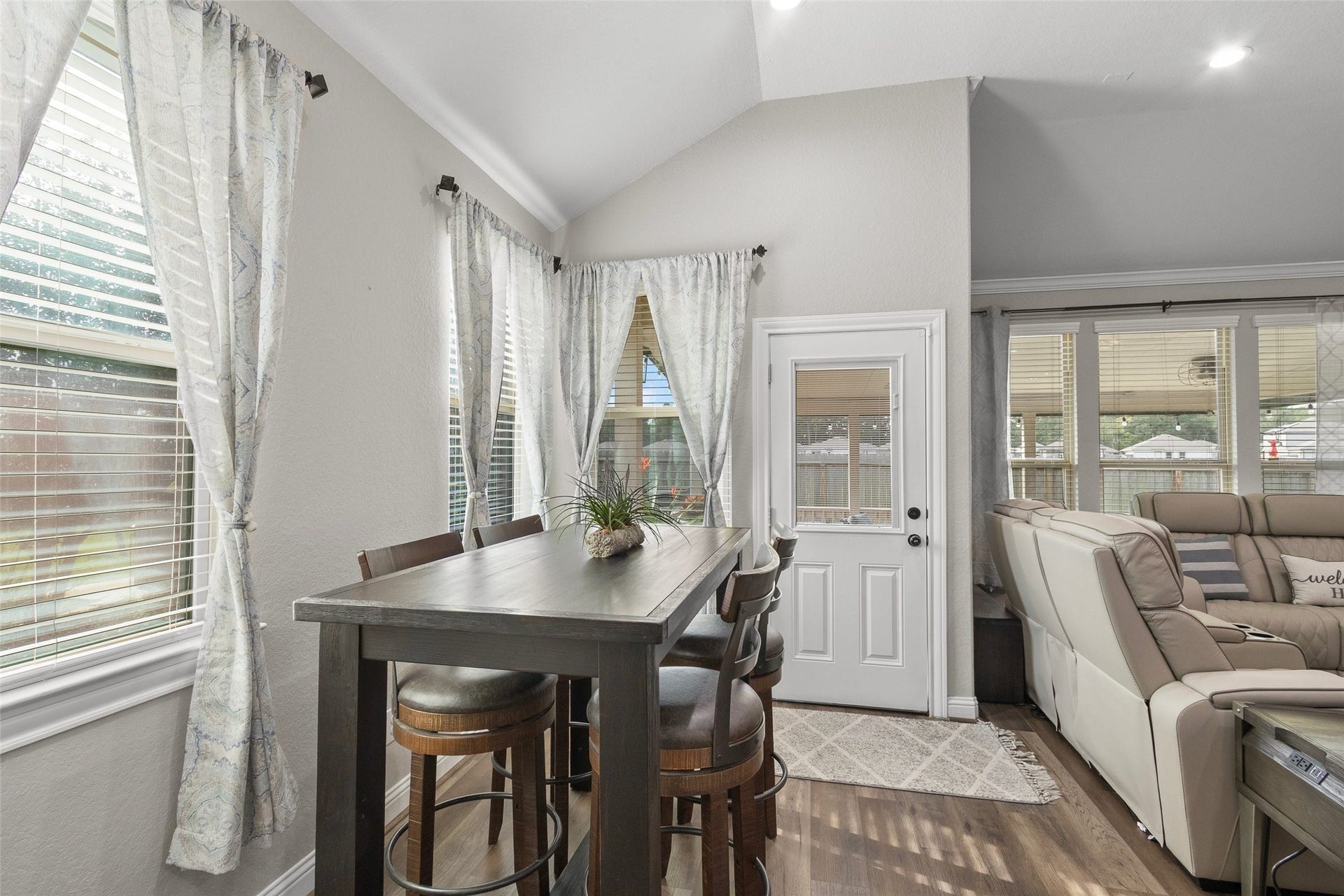 123 Carriage Court, Magnolia, TX 77354 123 Carriage Court, Magnolia, TX 77354