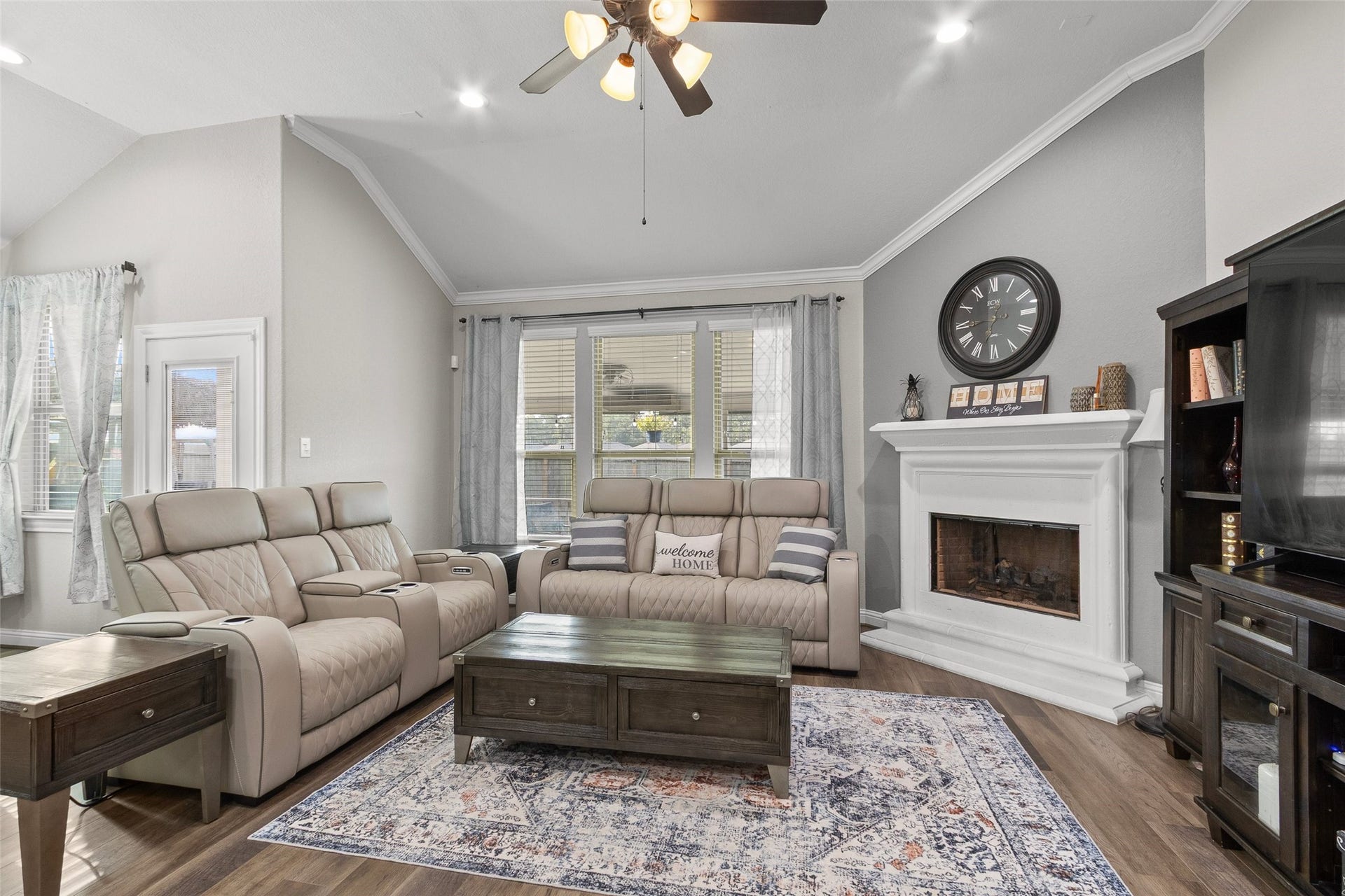 123 Carriage Court, Magnolia, TX 77354 123 Carriage Court, Magnolia, TX 77354