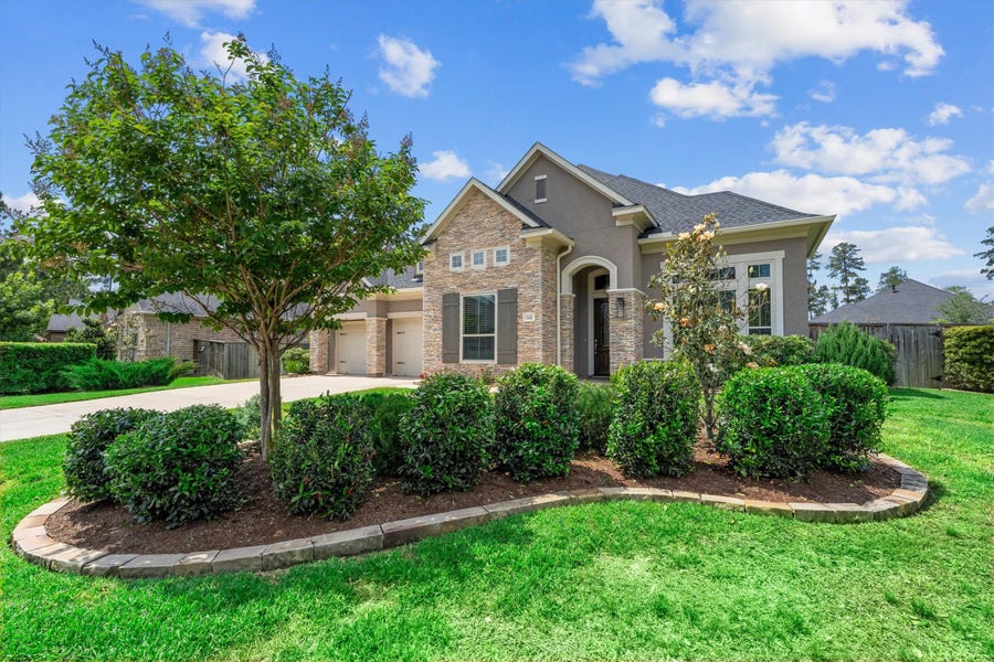 Property photo for 122 Coral Bells Court, Conroe, TX