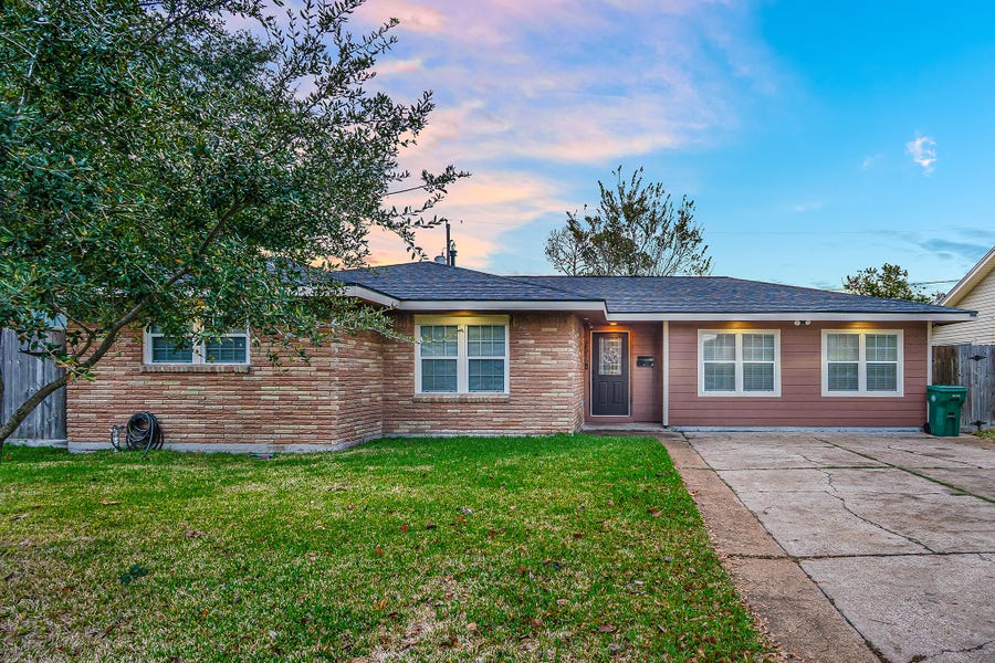 Property photo for 2516 Blueberry Lane, Pasadena, TX