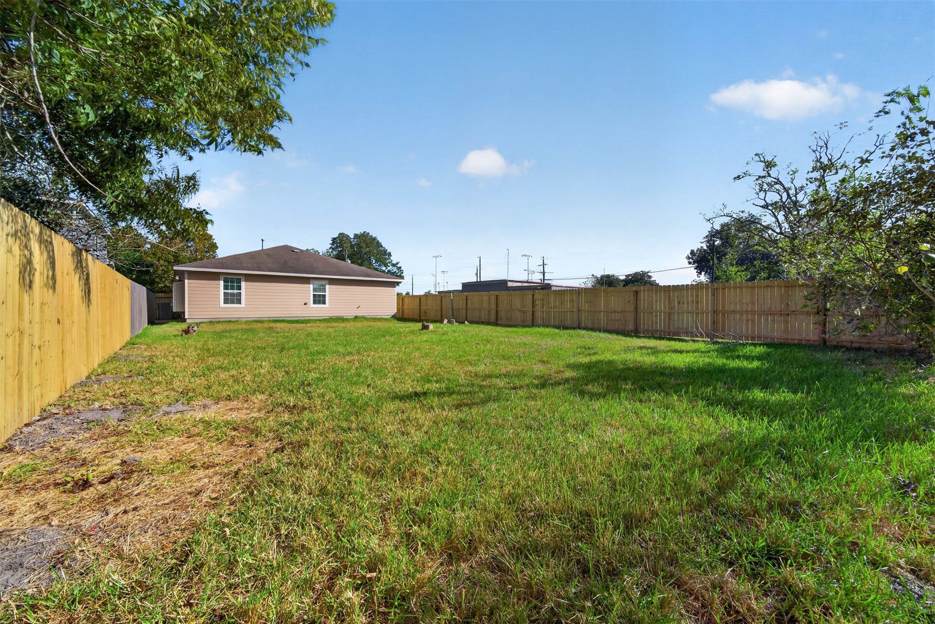 6909 Carver Avenue, Texas City, TX 77591