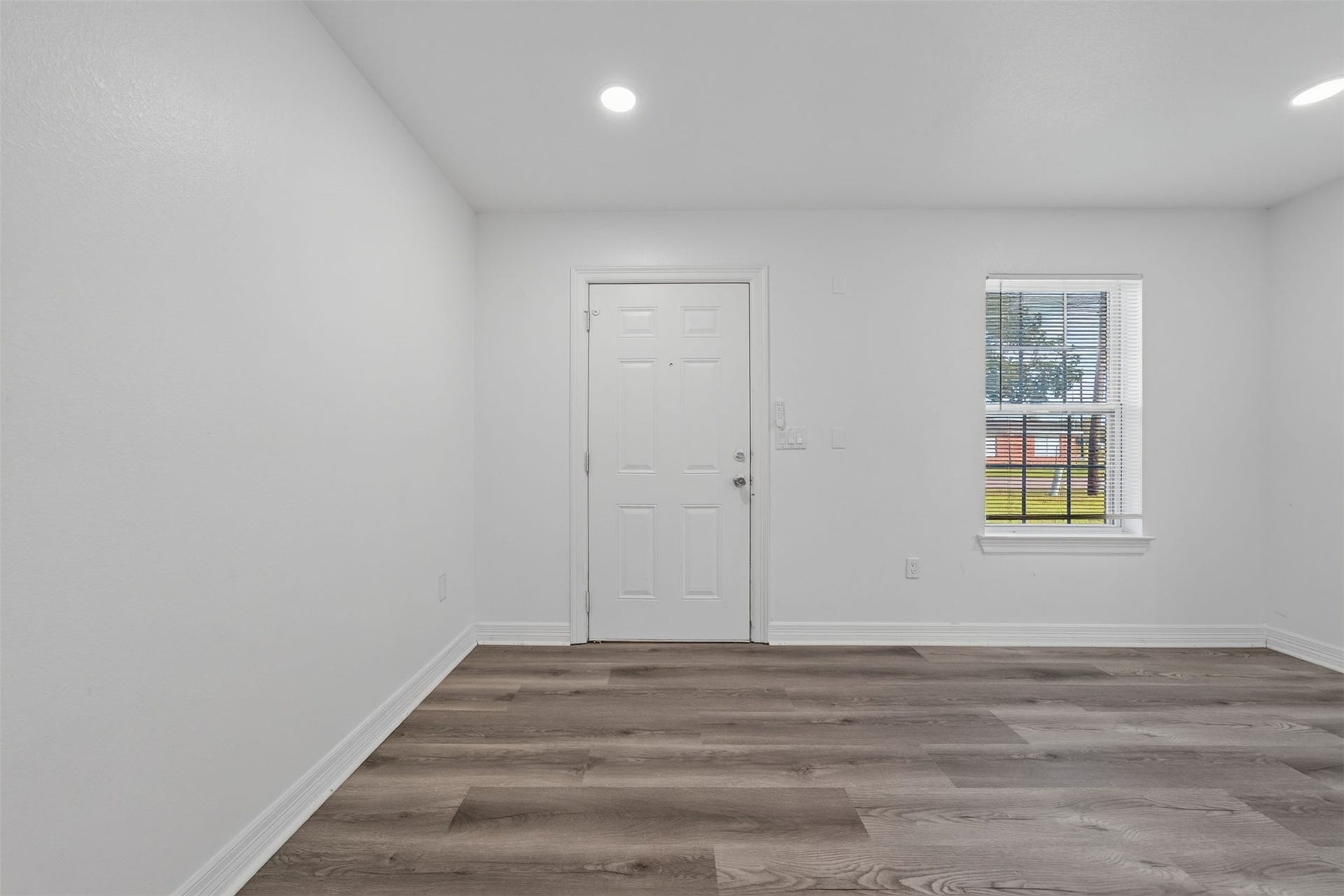 6909 Carver Avenue, Texas City, TX 77591