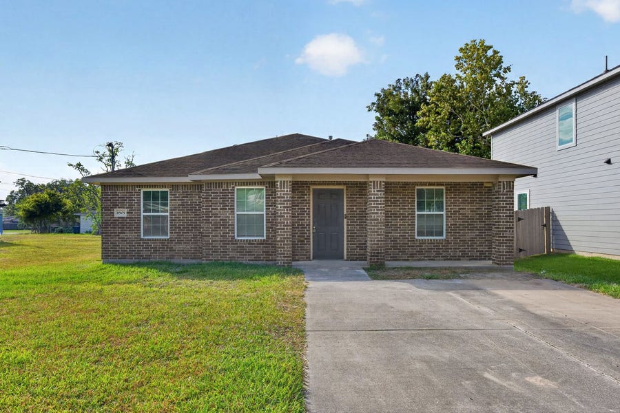 Property photo for 6909 Carver Avenue, Texas City, TX