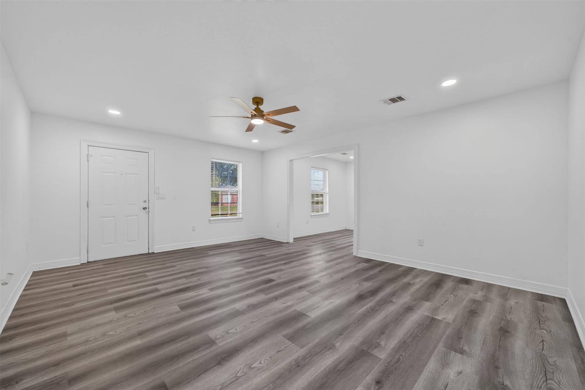 6909 Carver Avenue, Texas City, TX 77591
