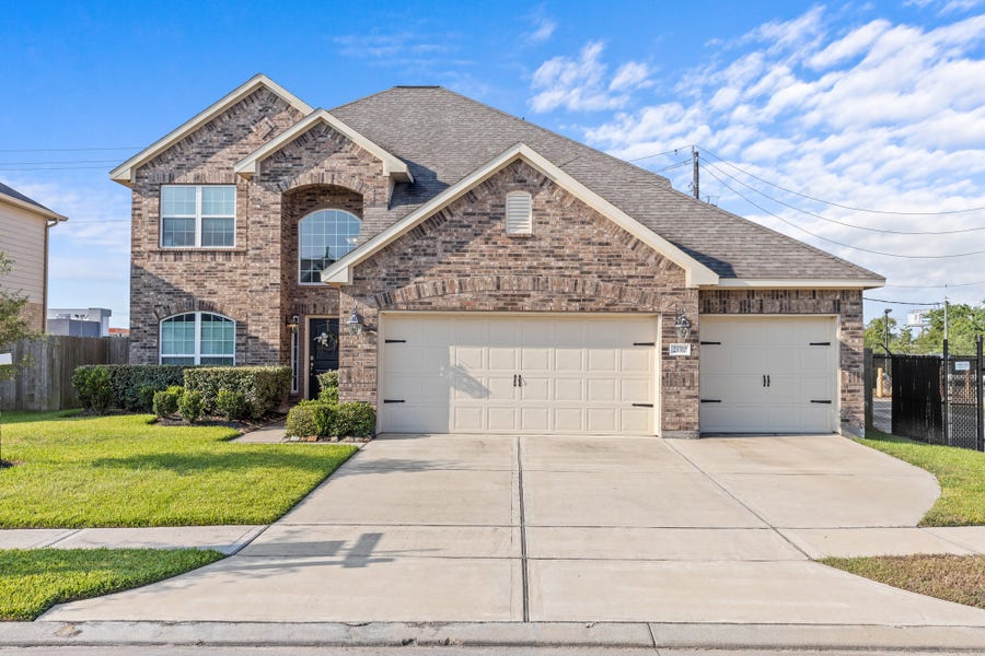 Property photo for 23310 Bordeaux Drive, Alvin, TX