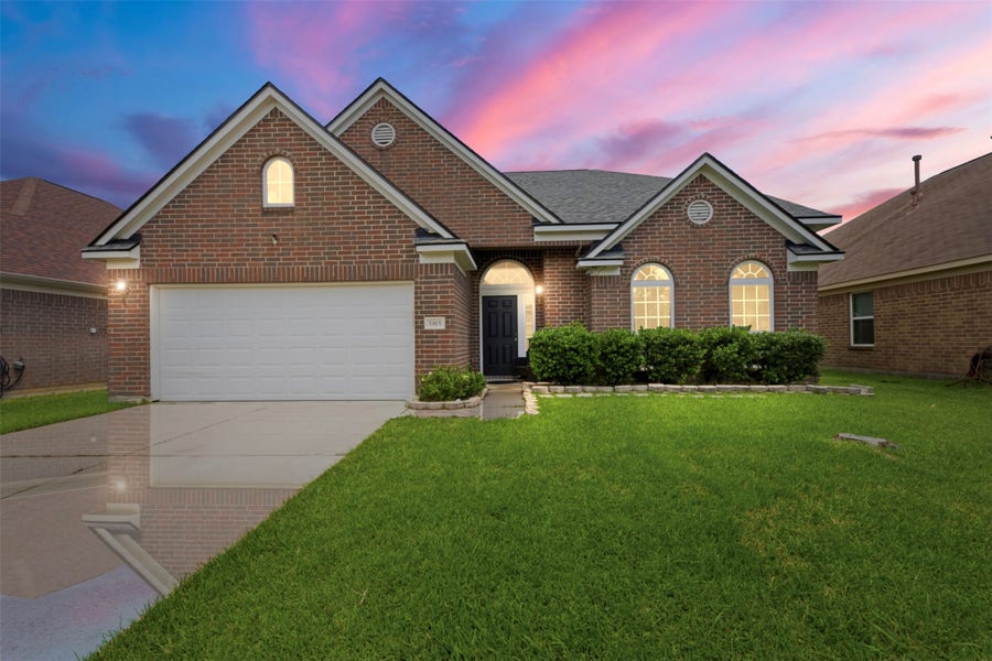 Property photo for 5915 Annatto Drive, Baytown, TX