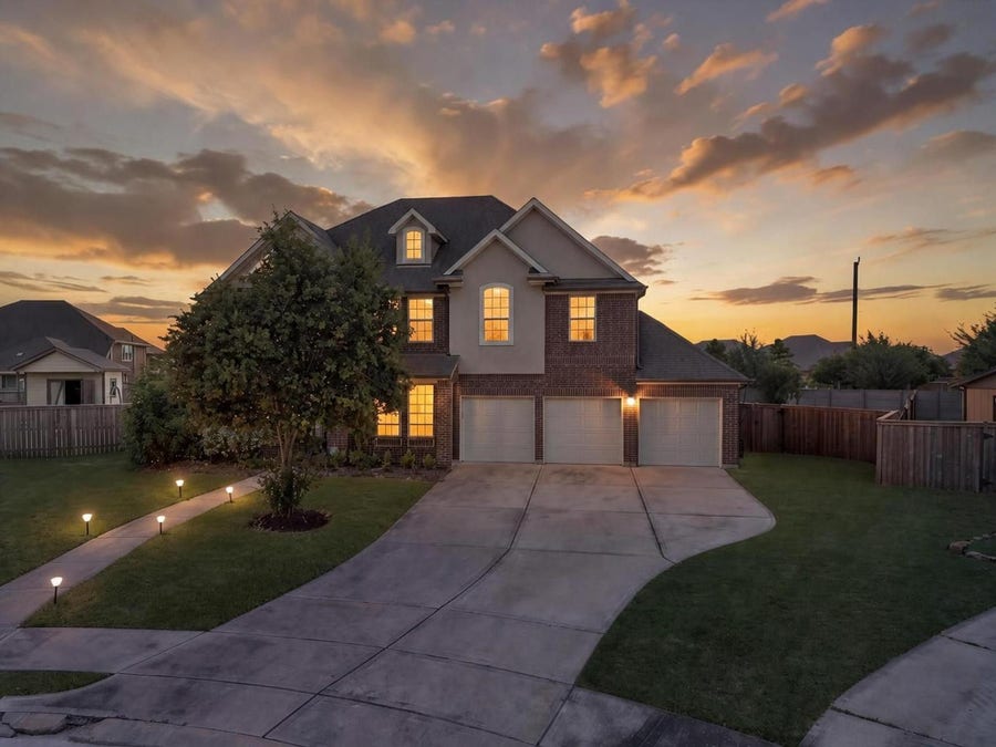 Property photo for 2203 Rocky Shores Lane, Pearland, TX