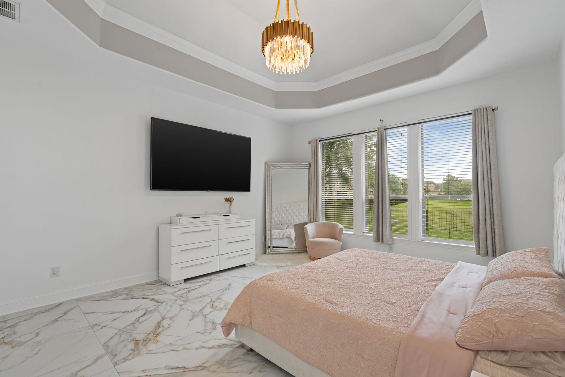 20410 Trumbull Ridge Drive, Cypress, TX 77433 Vaulted high ceilings