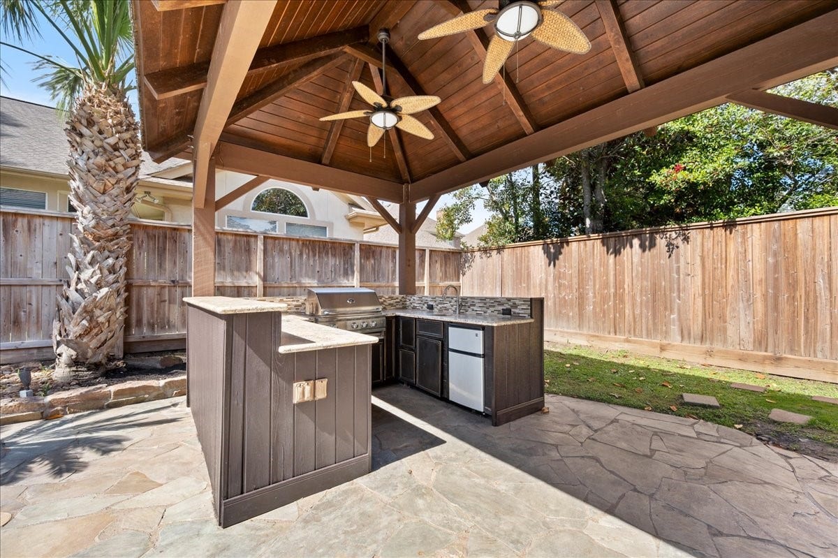 7118 Sedona Hills, Houston, TX 77069