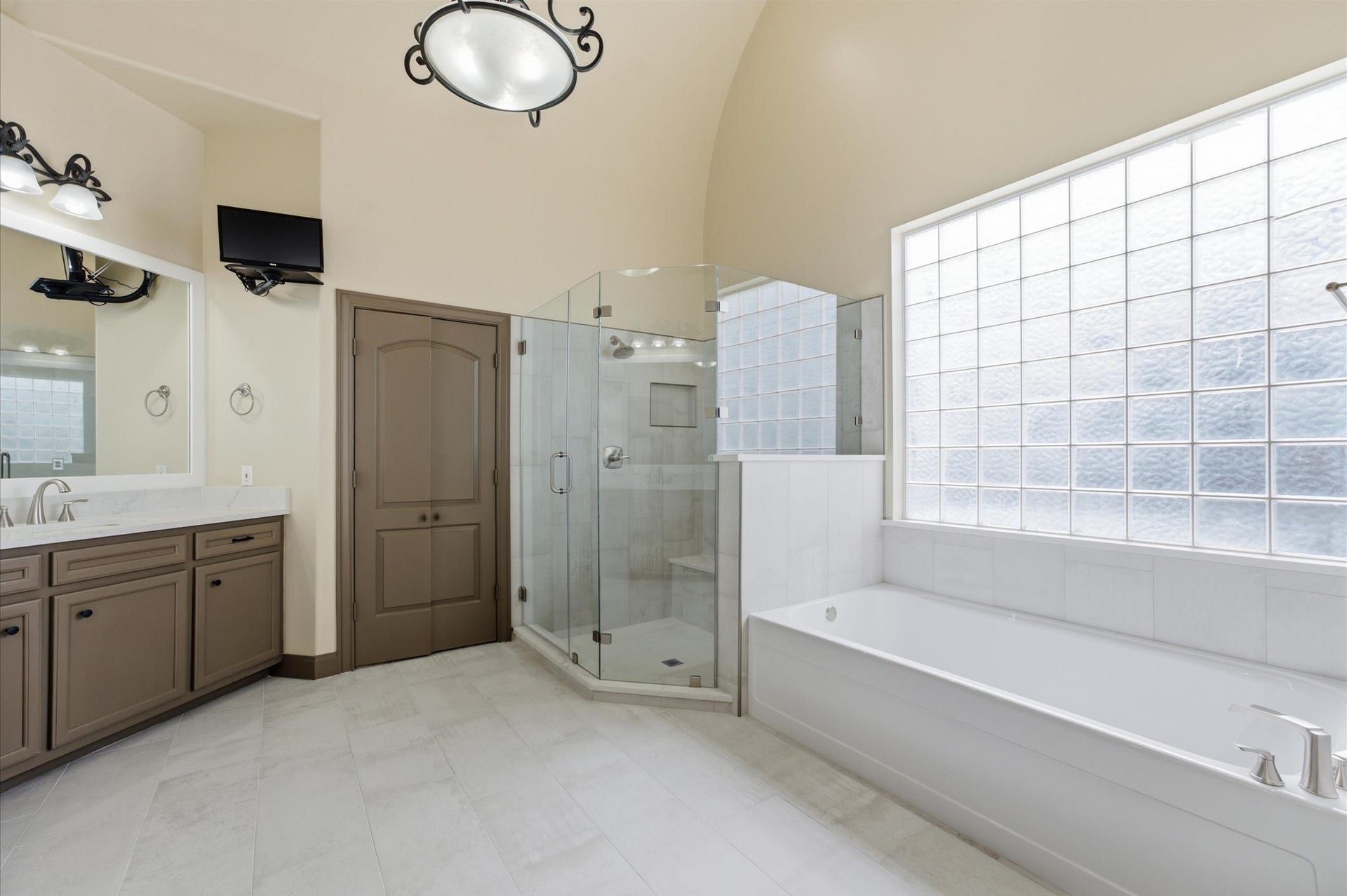 7118 Sedona Hills, Houston, TX 77069