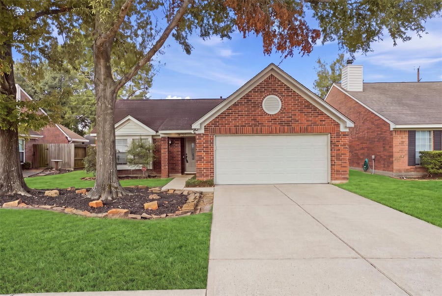 Property photo for 18719 Yaupon Trail, Humble, TX