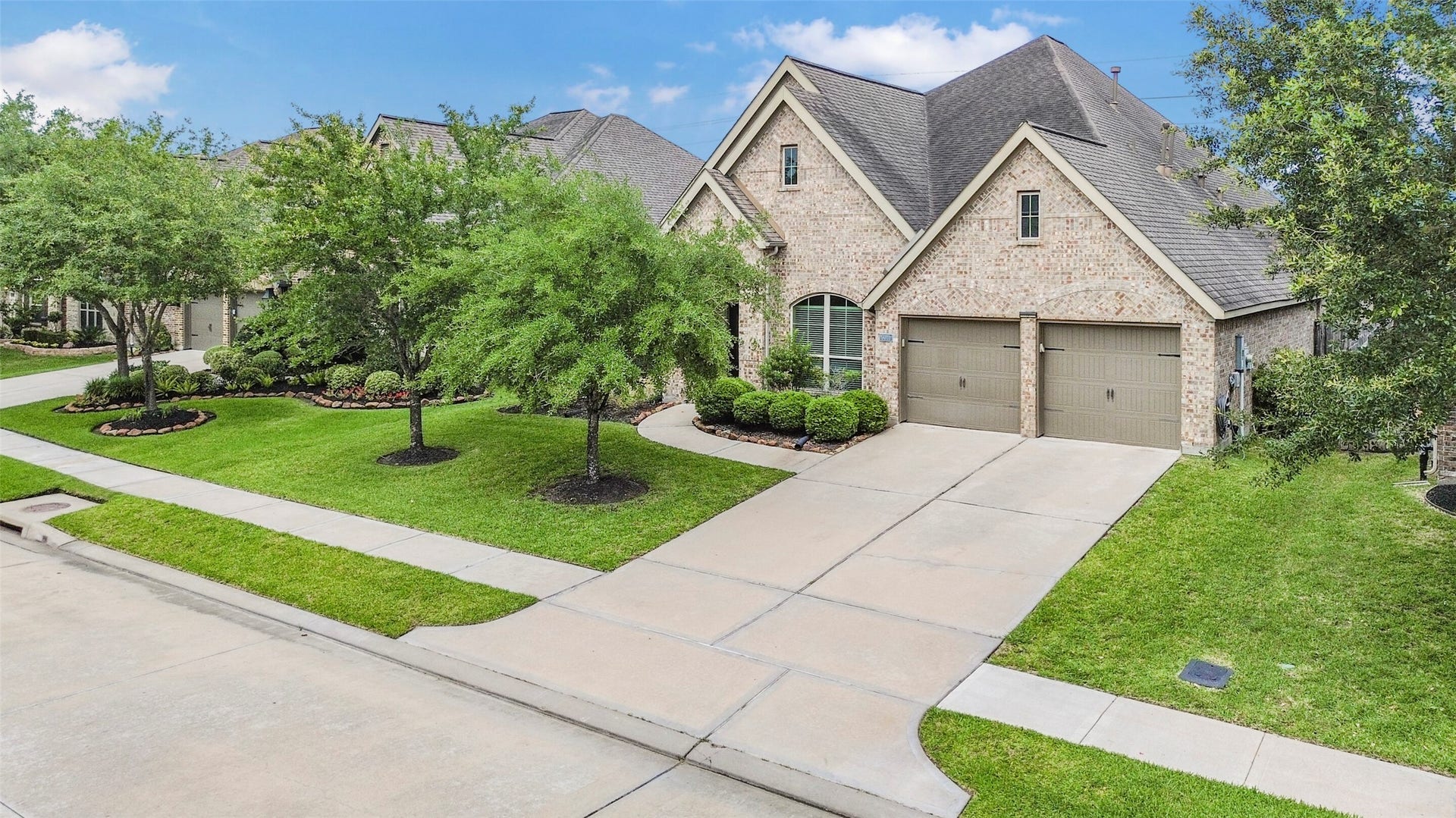 3011 Sunrise Run Lane, Pearland, TX 77584 3011 Sunrise Run Lane, Pearland, TX 77584