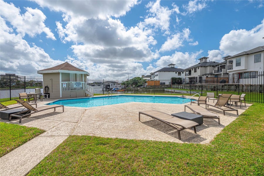 Property photo for 2039 Glencove Drive, Seabrook, TX