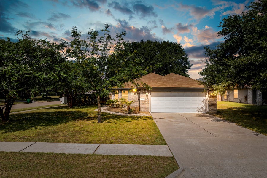 Property photo for 18103 Gravenhurst Lane, Tomball, TX