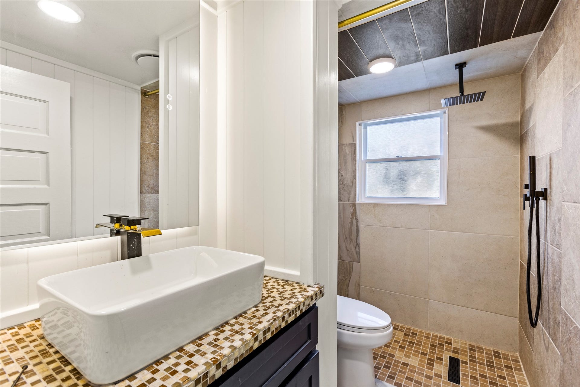 3902 Bernardo de Galvez, #1, Galveston, TX 77550 Bath