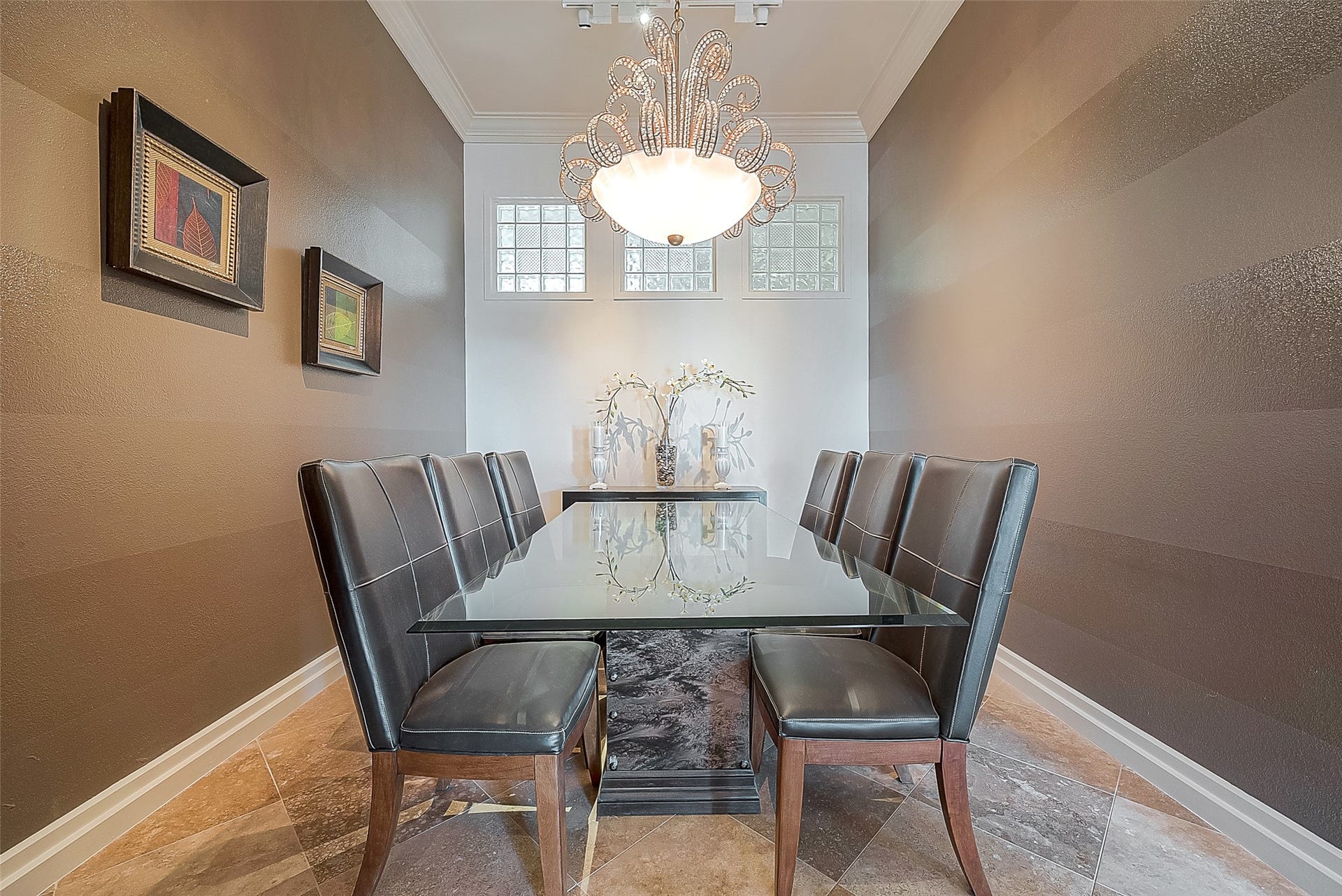 3388 Sage Road, #1601, Houston, TX 77056 Comfortable dinning area