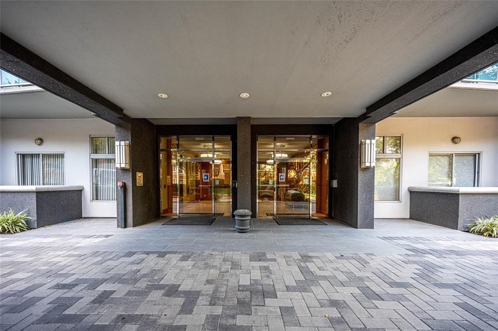 3388 Sage Road, #1601, Houston, TX 77056 Welcome to The Mercer